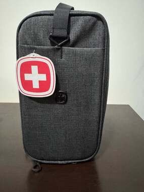 SWISSGEAR Convertible Handle Hanging Dopp Kit